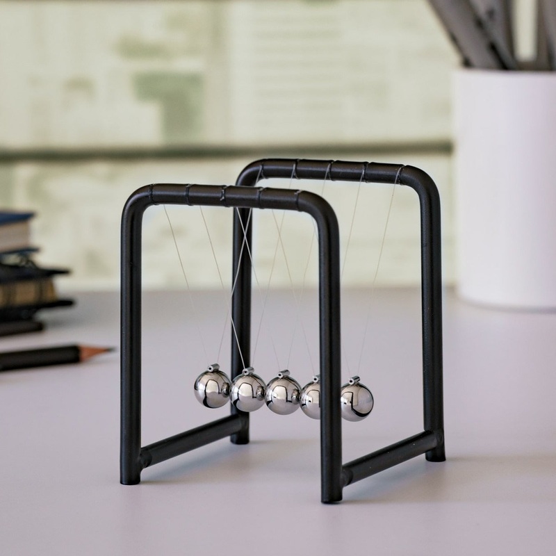 Newton's Cradle 9 cm Desk Accessory